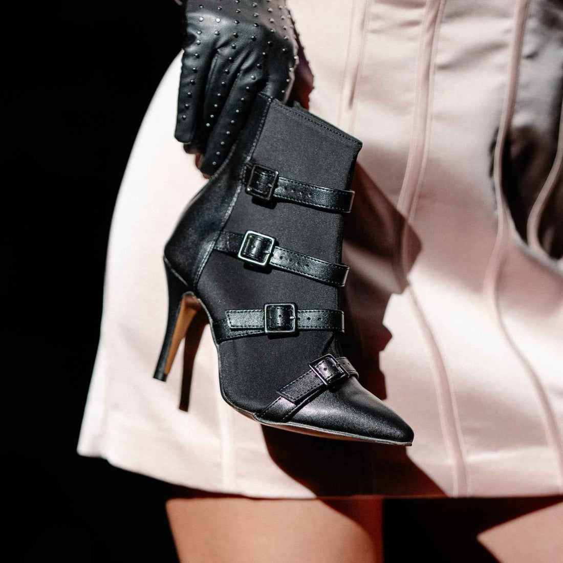 Reina Black Pointed-Toe Dance Boots