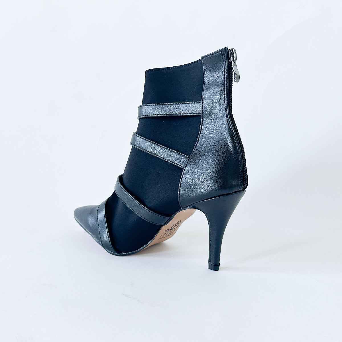 Reina Black Pointed-Toe Dance Boots