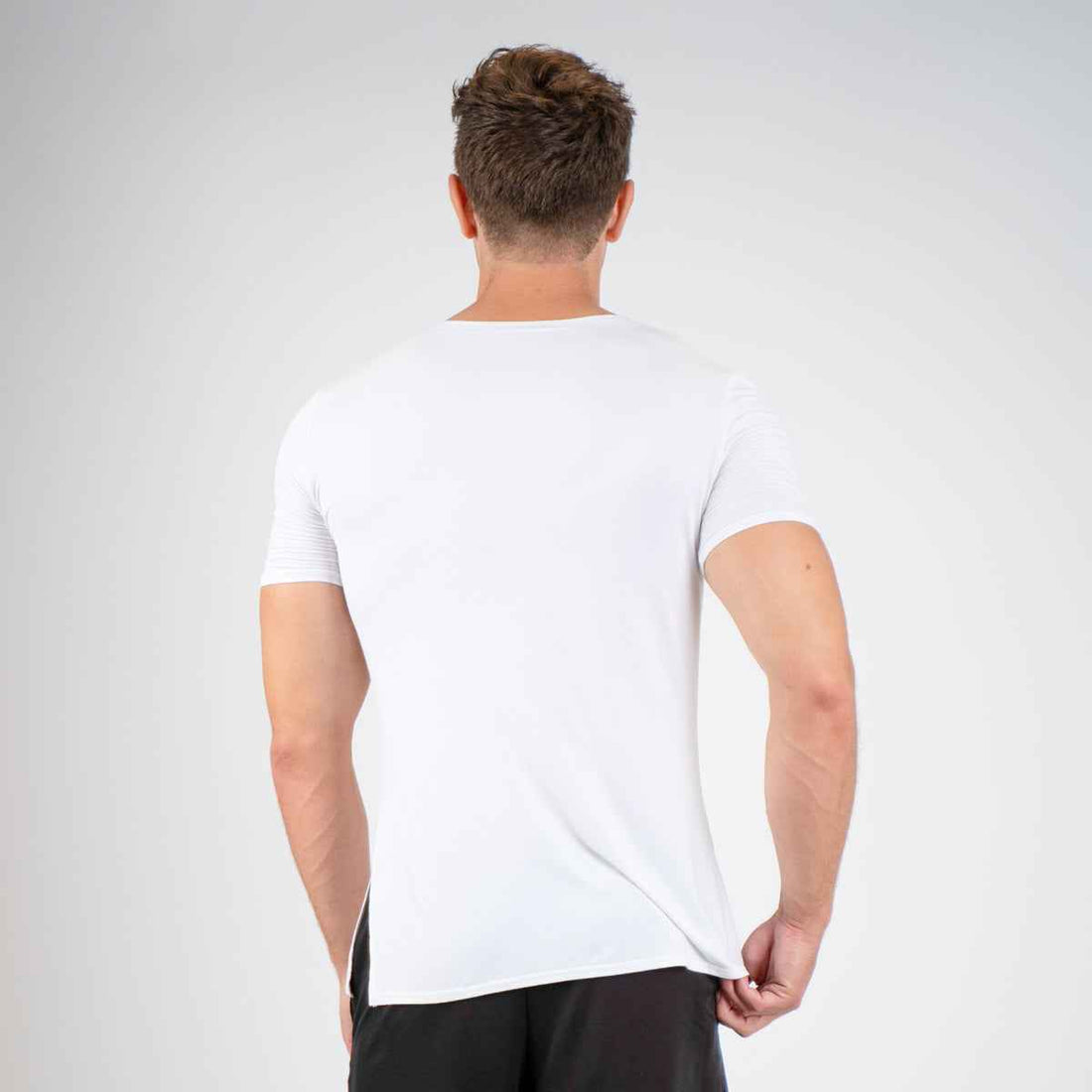 Men’s Grommet Lace-Up Long T-Shirt